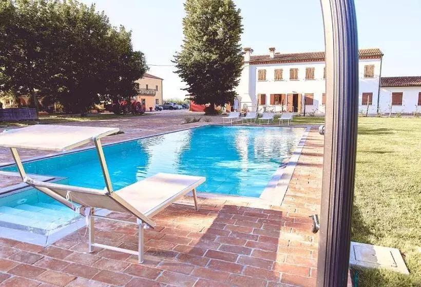 ホテル Agriturismo La Foscarina
