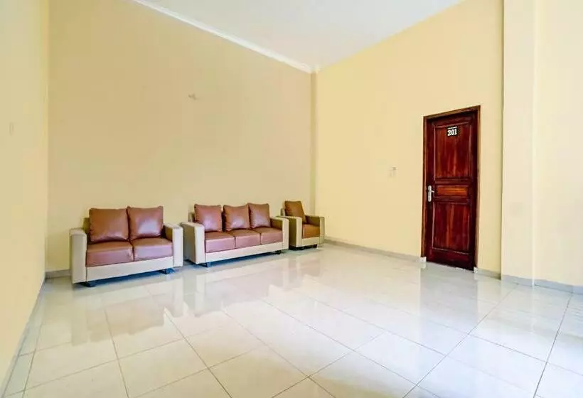 Hotelli Capital O 90693 Orchid