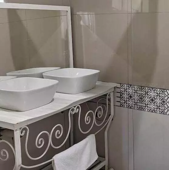 Sunbirds Hotel Cottage