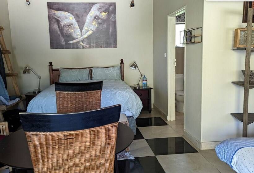 Sunbirds Hotel Cottage