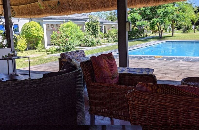 Sunbirds Hotel Cottage