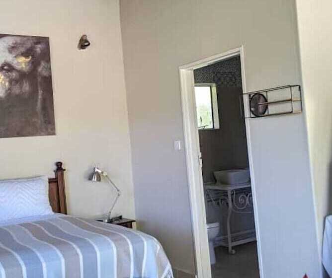 Sunbirds Hotel Cottage