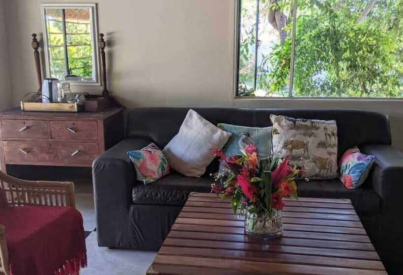 Sunbirds Hotel Cottage