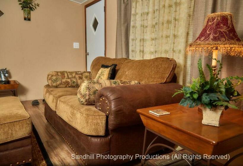 Пансион Room In Apartment   Pleasant Days Bb Manatee Room