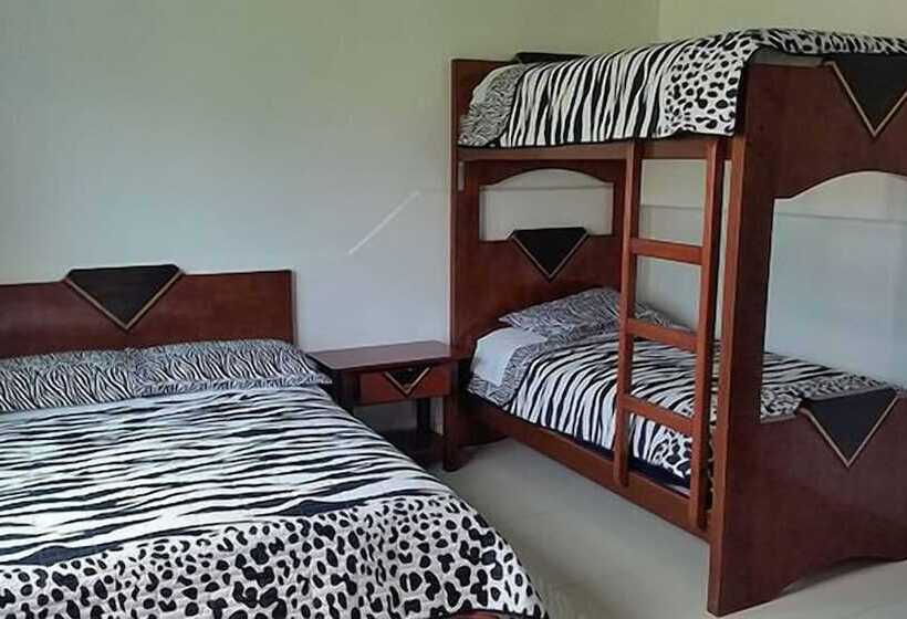 הוסטל Hosteria San Vicente