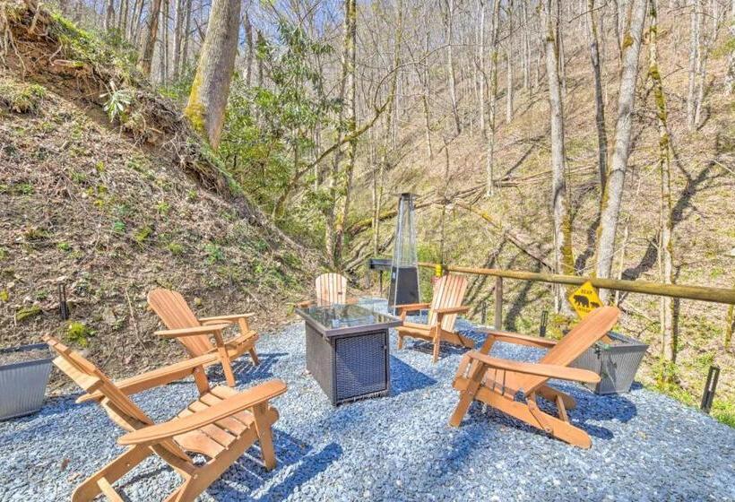 ユースホステル The Lodge Nantahala River