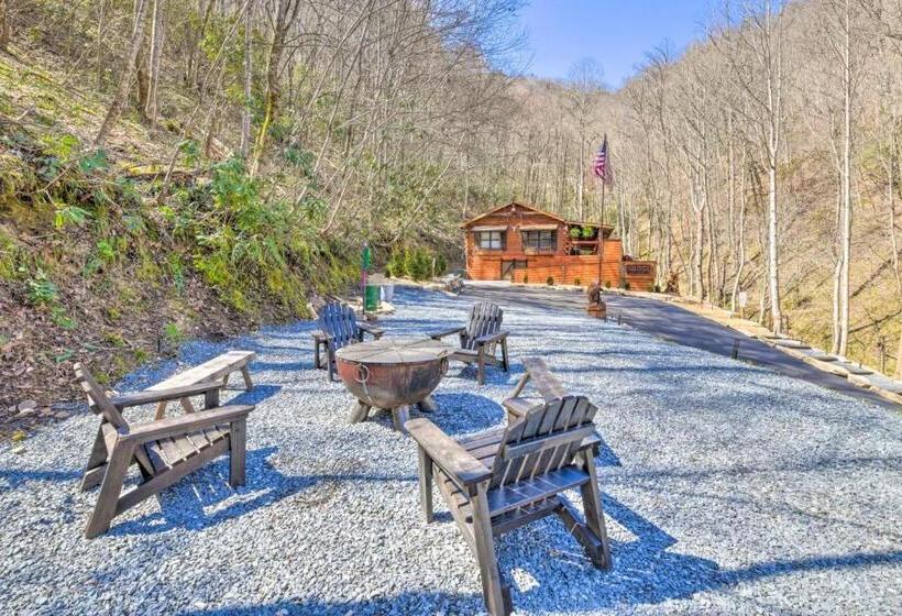 ユースホステル The Lodge Nantahala River