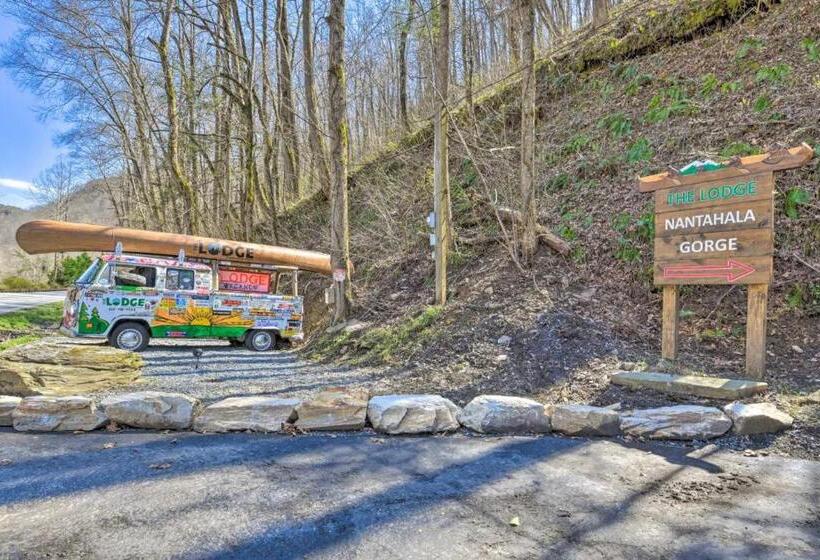 ユースホステル The Lodge Nantahala River