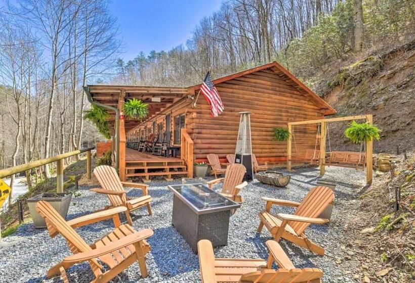 ユースホステル The Lodge Nantahala River