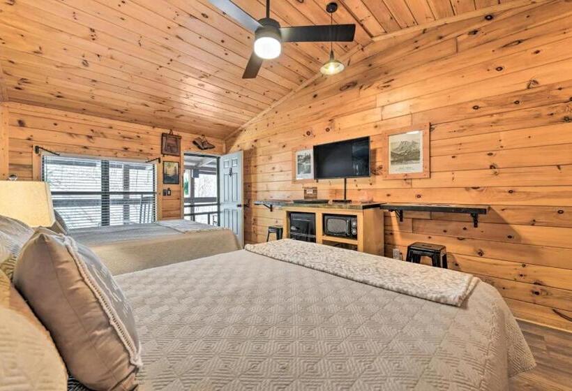 ユースホステル The Lodge Nantahala River