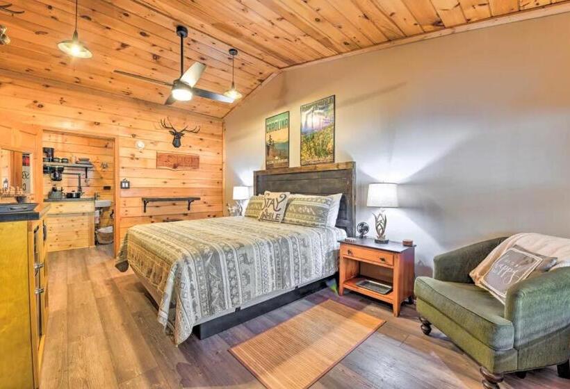 ユースホステル The Lodge Nantahala River