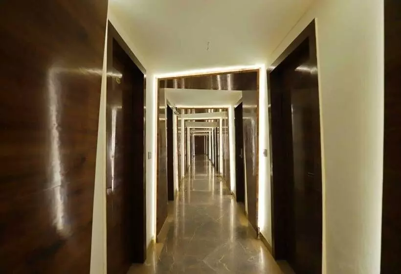 Hotel Skylark