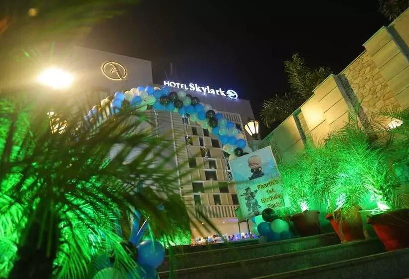 Hotel Skylark