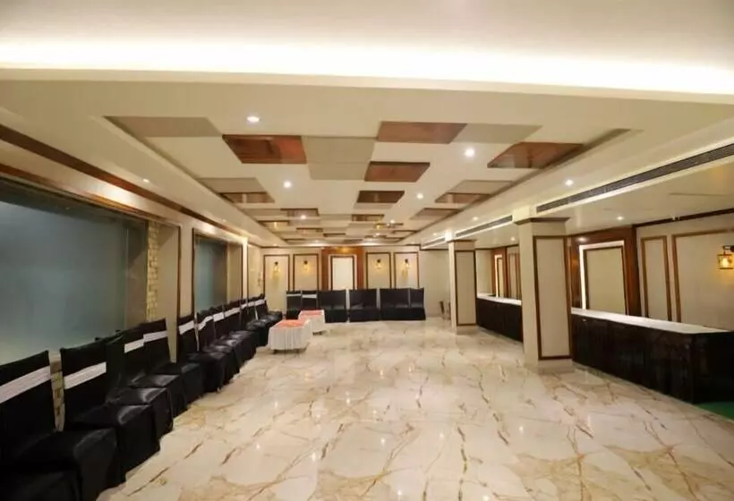 Hotel Skylark