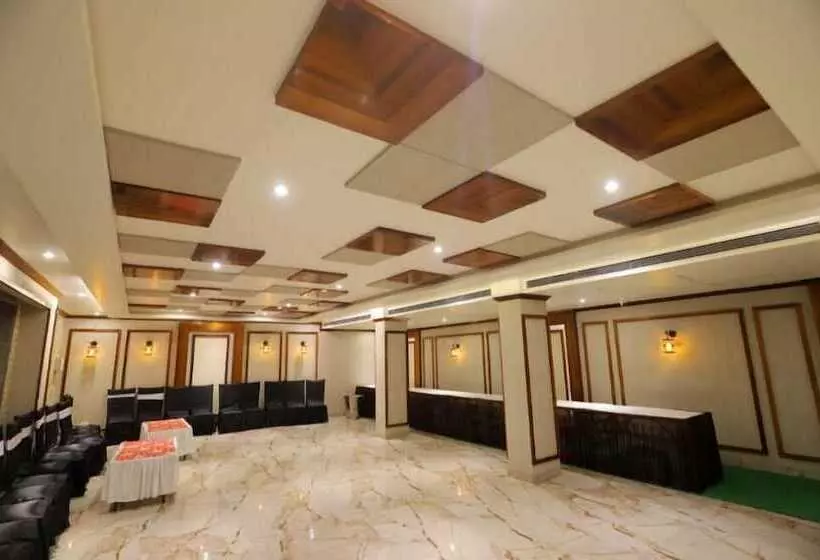 Hotel Skylark