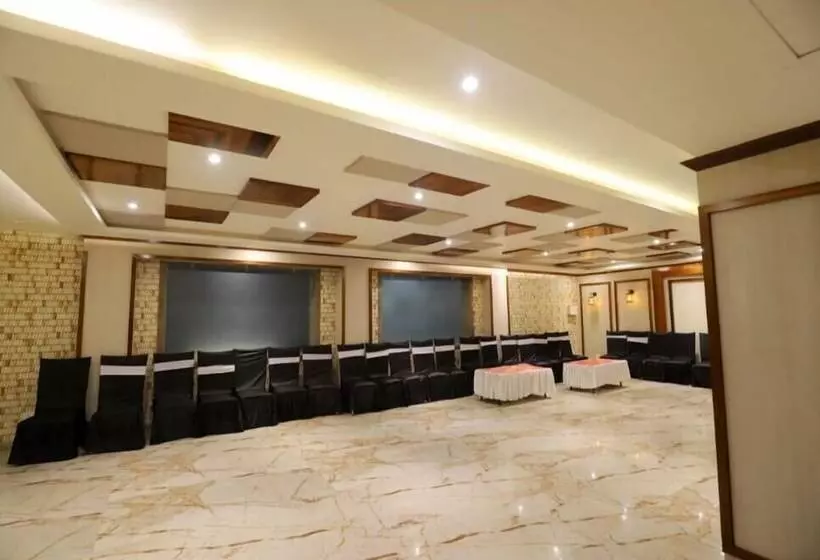 Hotel Skylark