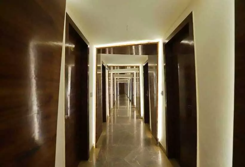 Hotel Skylark