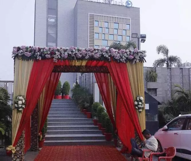 Hotel Skylark