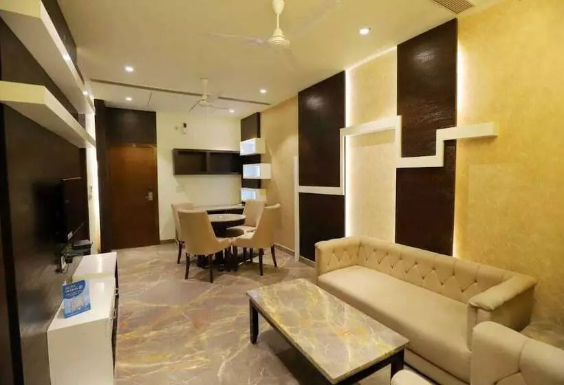 Hotel Skylark