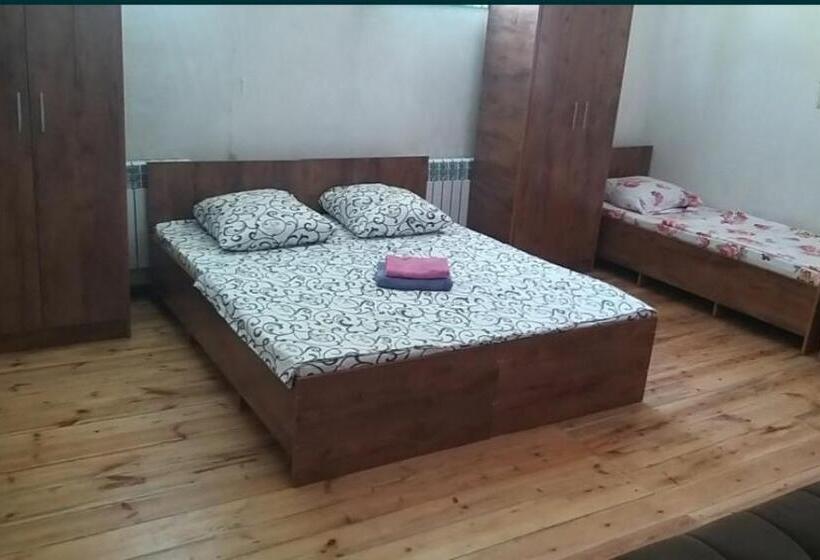 پانسیون хостел кафе 777