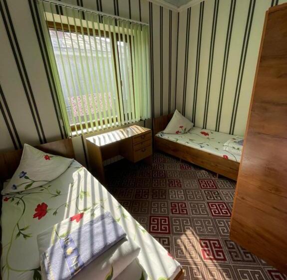 پانسیون хостел кафе 777