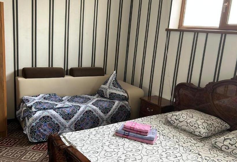 پانسیون хостел кафе 777