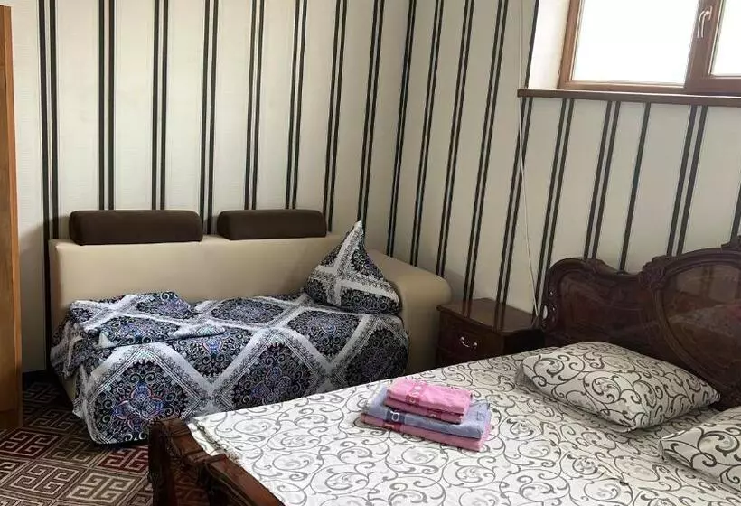 پانسیون хостел кафе 777