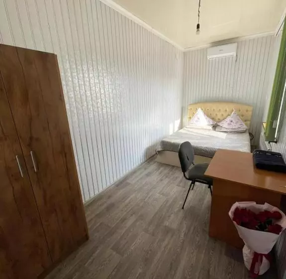 پانسیون хостел кафе 777