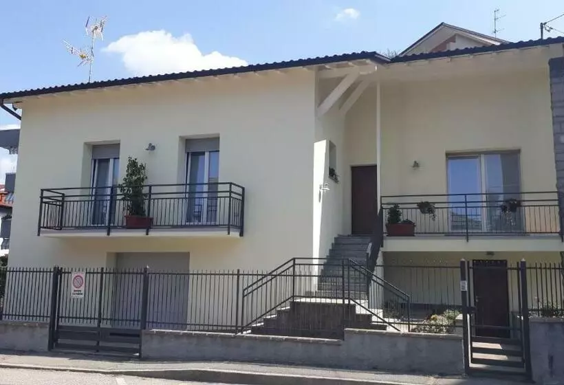 Pension Lora Giusta Guest House