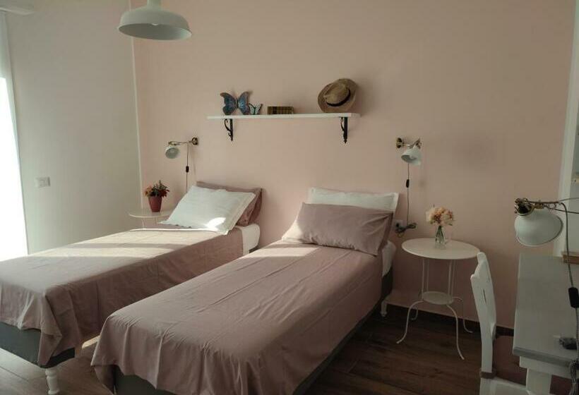 פנסיון Lora Giusta Guest House