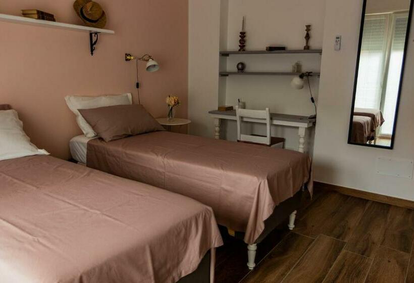 פנסיון Lora Giusta Guest House