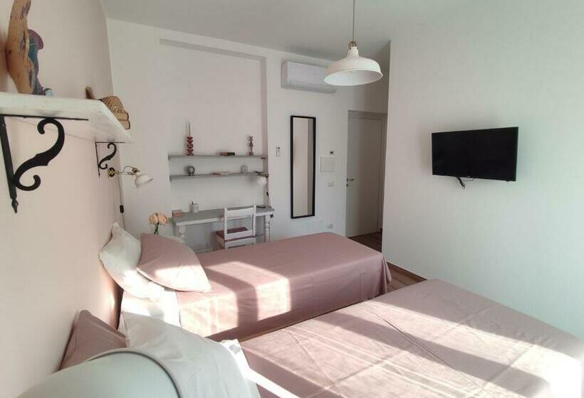 פנסיון Lora Giusta Guest House