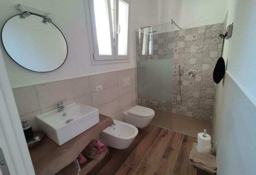 פנסיון Lora Giusta Guest House