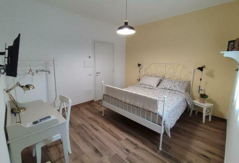 פנסיון Lora Giusta Guest House