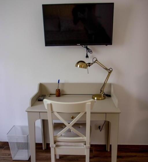 פנסיון Lora Giusta Guest House