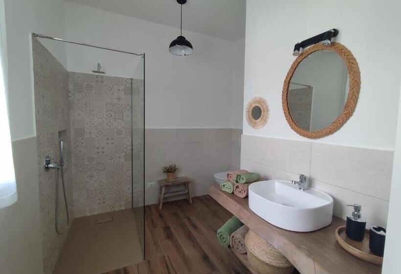 פנסיון Lora Giusta Guest House