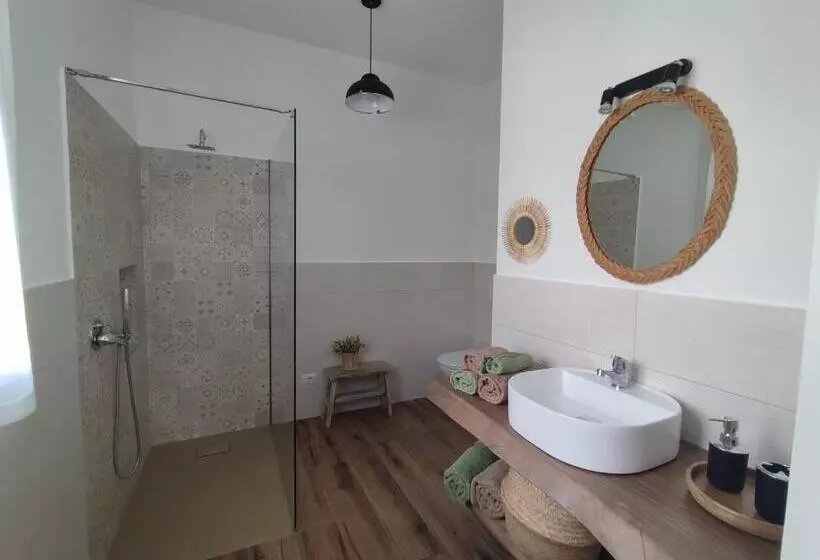 Pension Lora Giusta Guest House