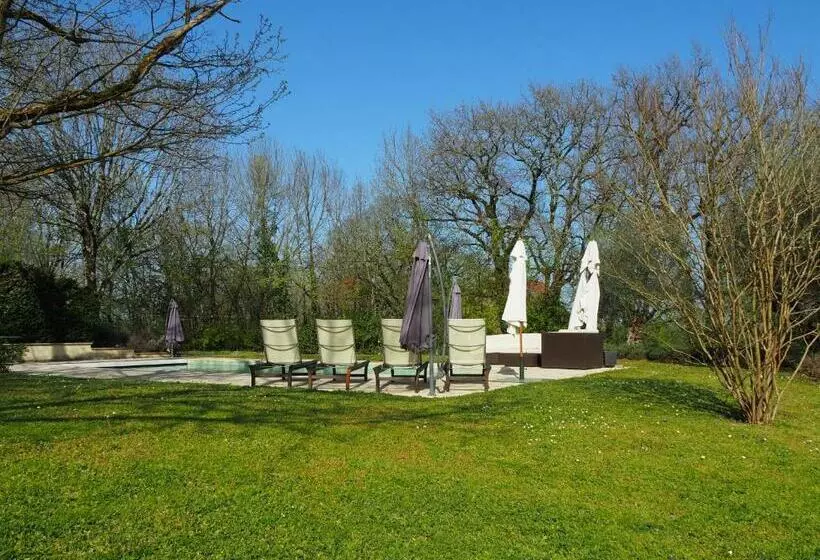 Majatalo Vue Sur Gindou Gîte