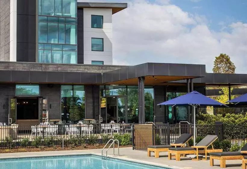 ホテル Doubletree By Hilton Auckland Karaka