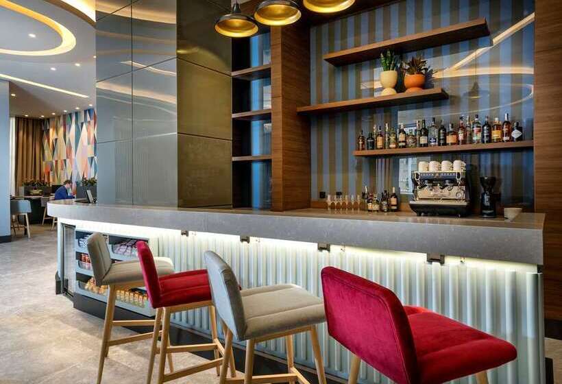 Hotel Hampton By Hilton Tashkent