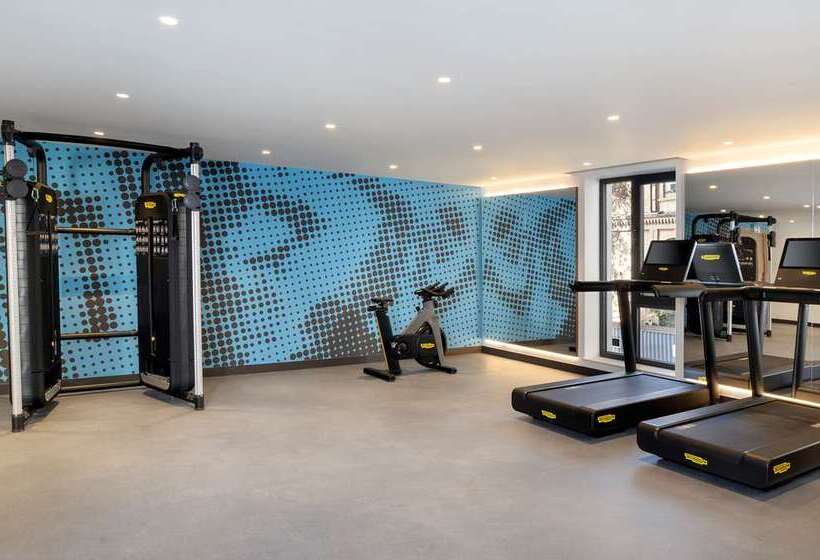 Hotel Hampton By Hilton Tashkent