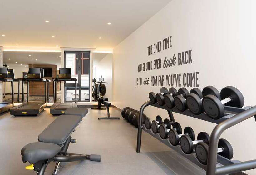 Hotel Hampton By Hilton Tashkent