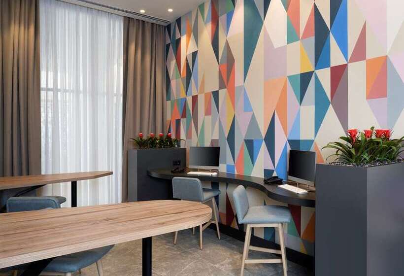 Hotel Hampton By Hilton Tashkent