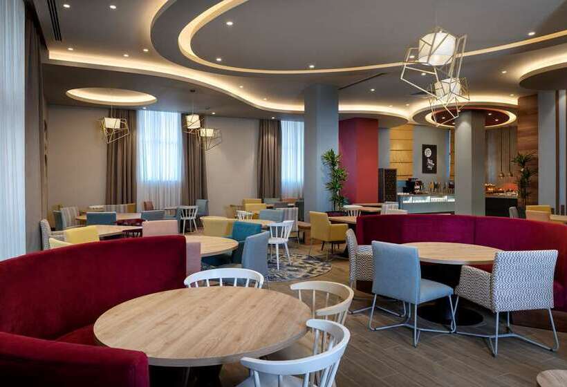 Hotel Hampton By Hilton Tashkent
