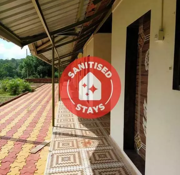 Hotelli Oyo 82298 Vrindavan Rooms
