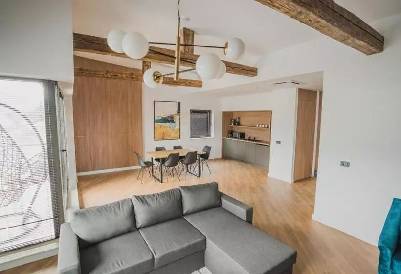 Hotelli Panoramic Colibita