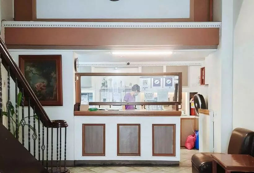 ホテル Reddoorz @ Baldevia Silay