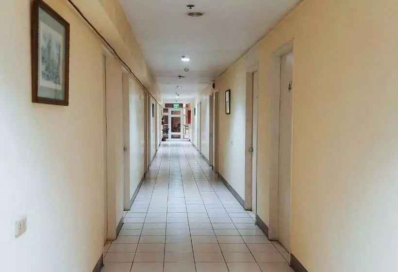 ホテル Reddoorz @ Baldevia Silay