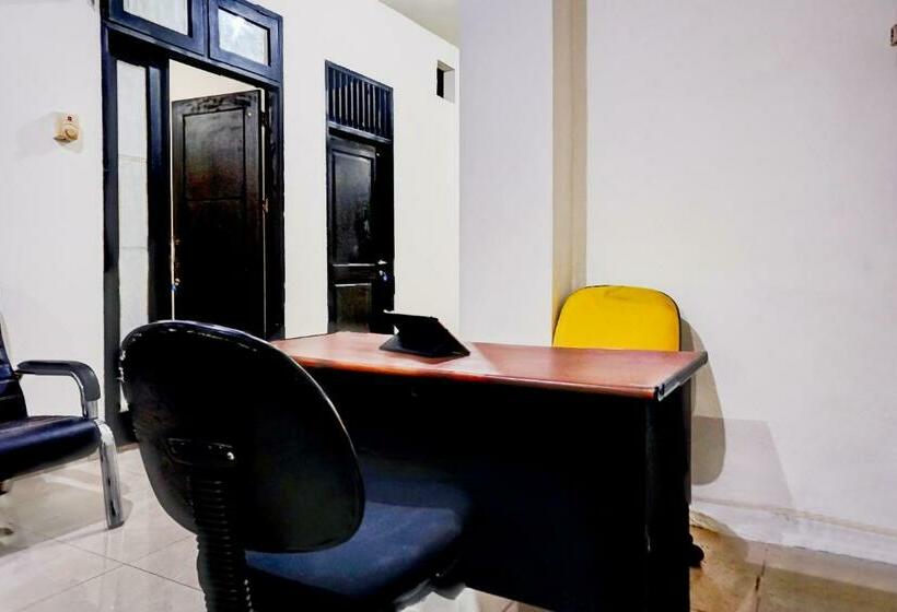 فندق Oyo 90689 Lily House