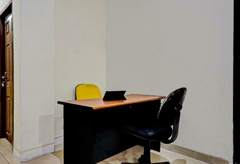 فندق Oyo 90689 Lily House